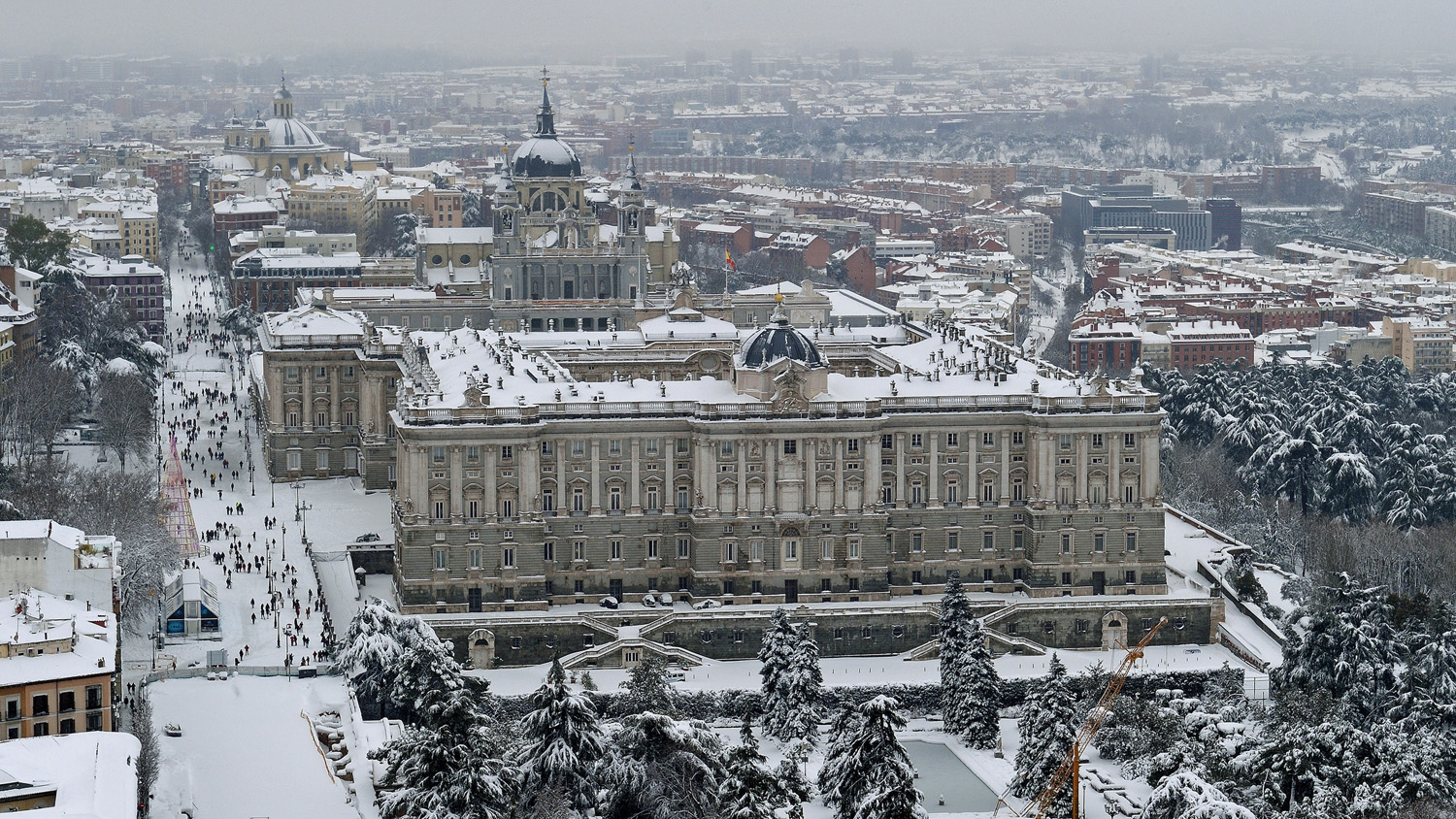 20210109_Royal_Palace_of_Madrid_after_snowstorm